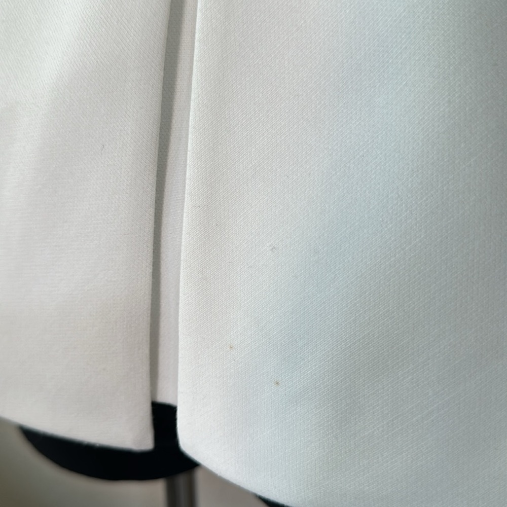 BCBGMAXAZRIA Womens Abrielle Sleeveless Peplum Top in White XS - Picture 8 of 13